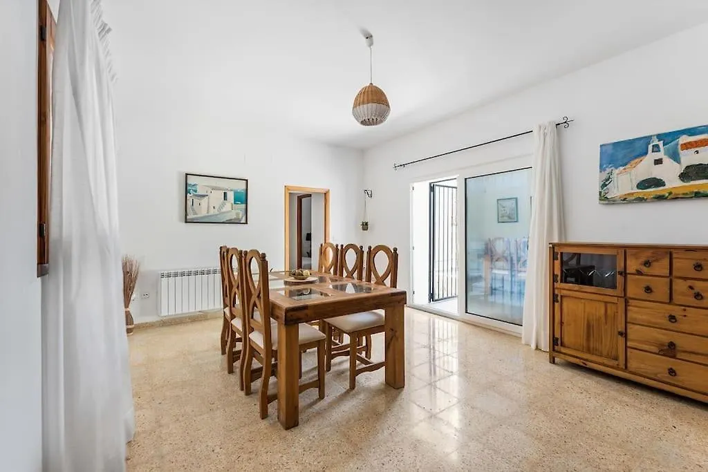 8 Guests Large Villa Near Bossa Beaches & Airport San José