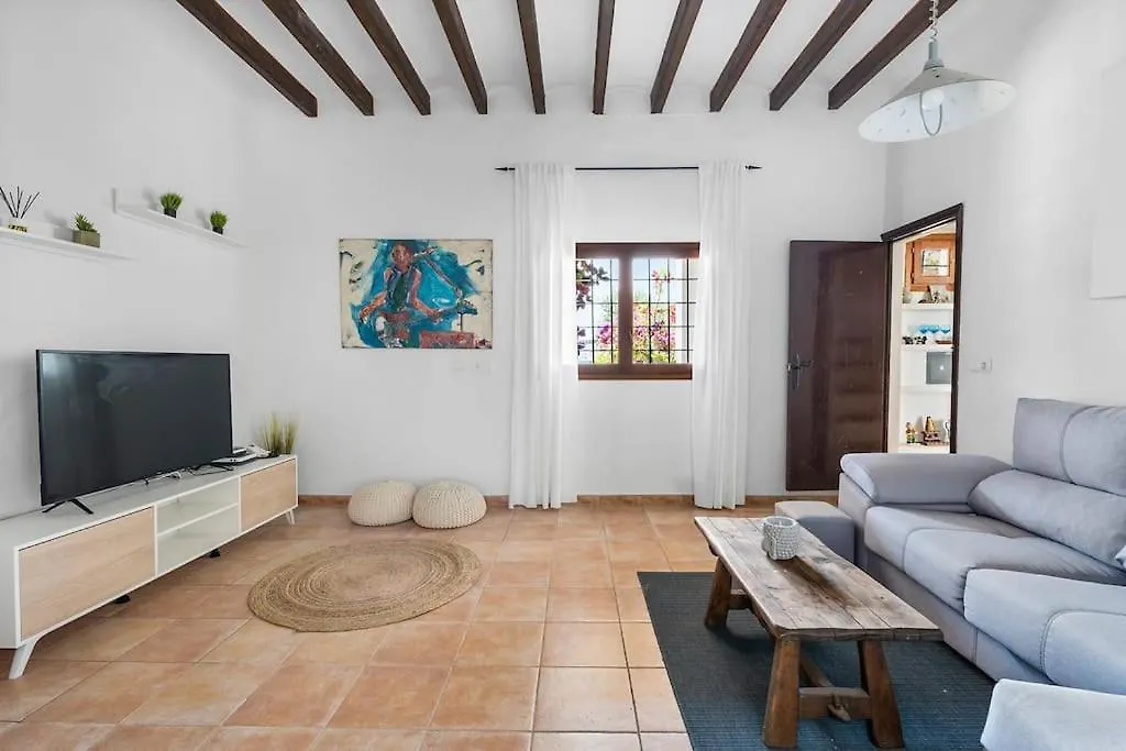 8 Guests Large Villa Near Bossa Beaches & Airport San José