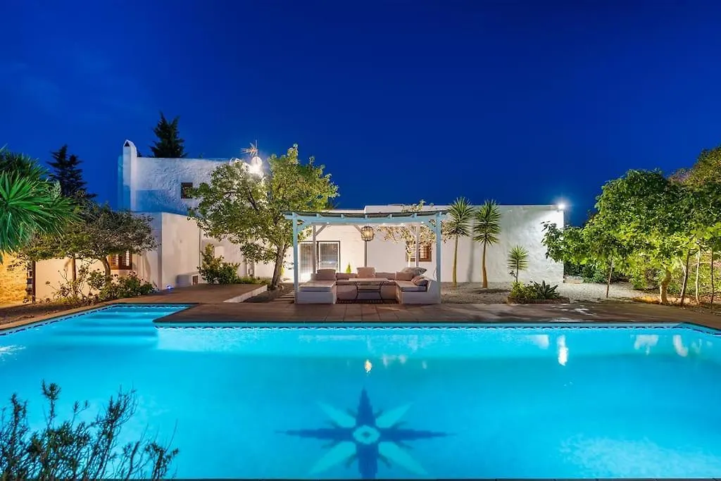 8 Guests Large Villa Near Bossa Beaches & Airport San José
